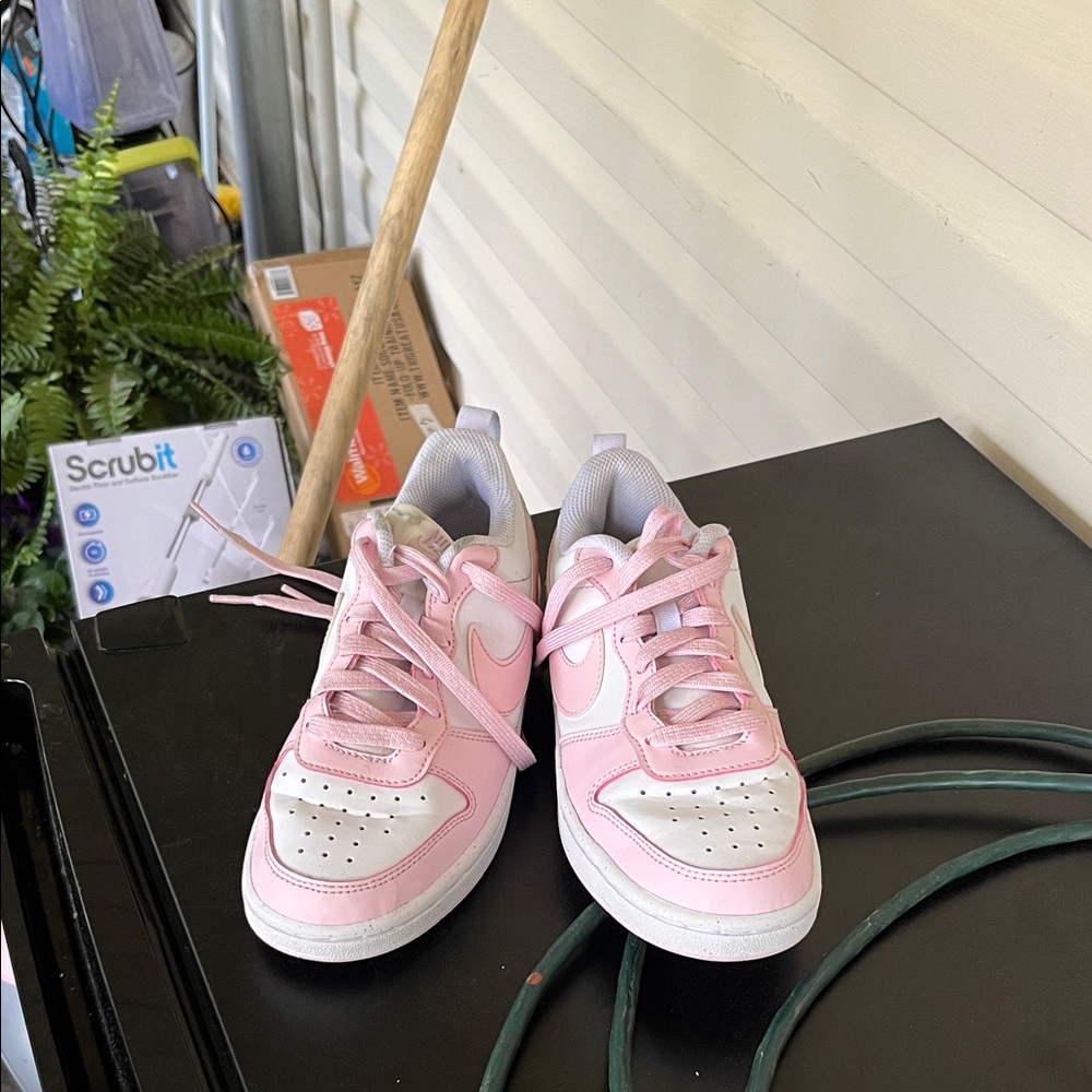 Kids Low-Top Lace-Up Sneakers in Pink and White